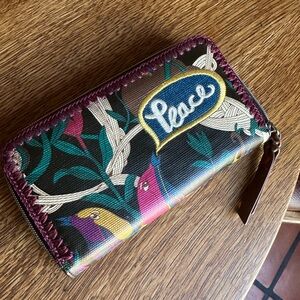 Sac Roots women’s wallet in excellent condition.